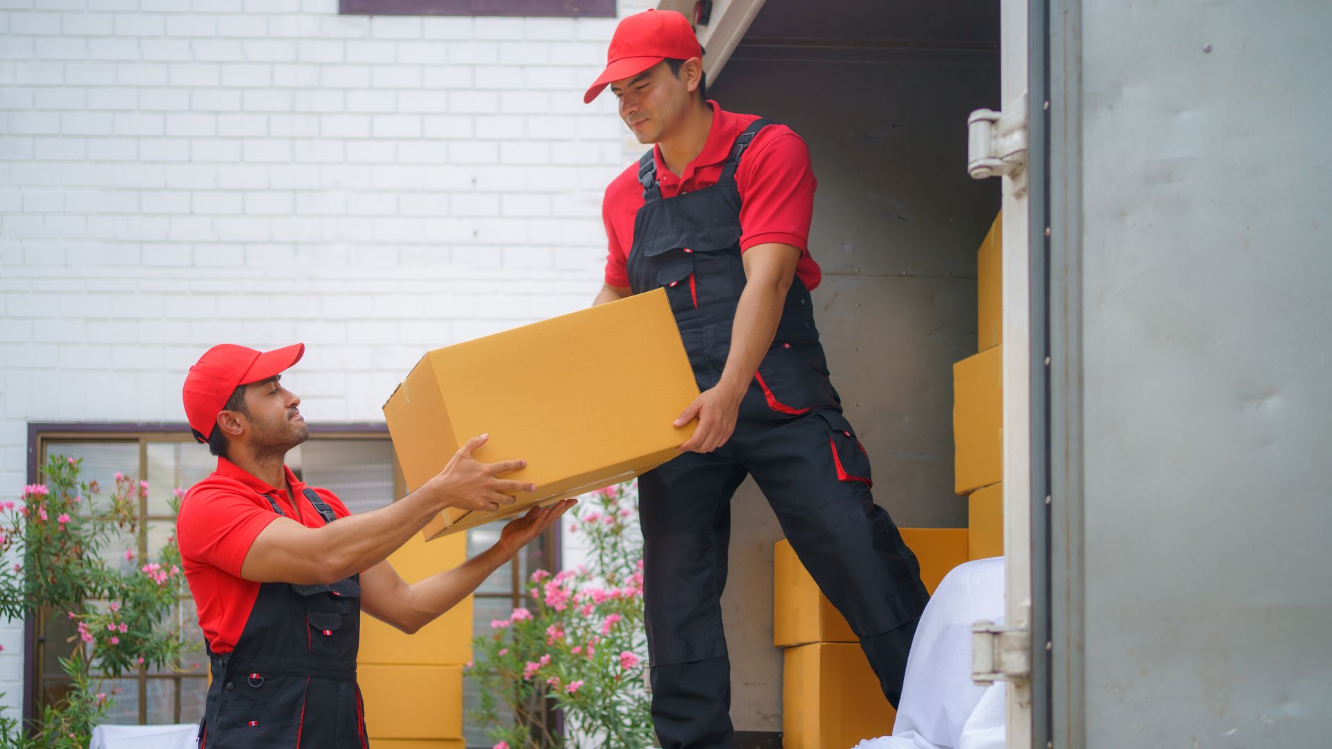 Moving Tips from an Expert: Staying Safe with Movers Near Me in a High-Crime Area